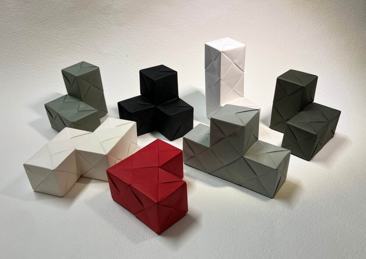 Sabato 5 Ottobre
14.30-17.30
CORSO ORIGAMI DESIGN: Cubo al cubo, un oggetto d'arredo realizzato con  moduli origami da incastrare